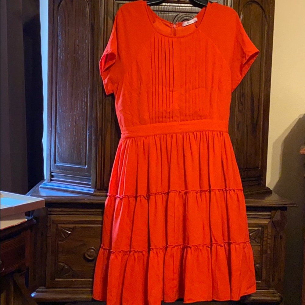 Cute dress!